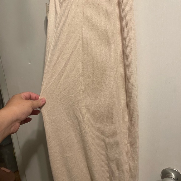 Cute beige cozy jumpsuit from GILLY hicks size L. - Picture 8 of 8